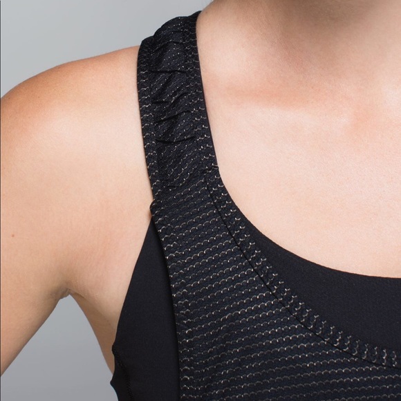 Lululemon Stash It Tank - Picture 3 of 9